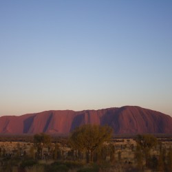 Uluru beim Sonnenaufgang