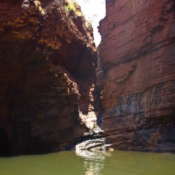 Karijini NP - Handrail Pool